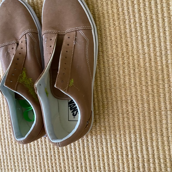 Vans - Picture 2 of 4